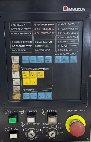 Panel de operador Amada original antes de la actualización de control
